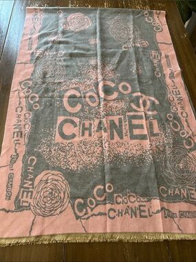 Chanel scarves one size*